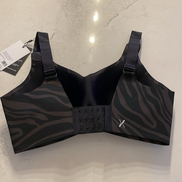 Knix Catalyst Sports Bra Size 6 Zebra NWT - Picture 8 of 8